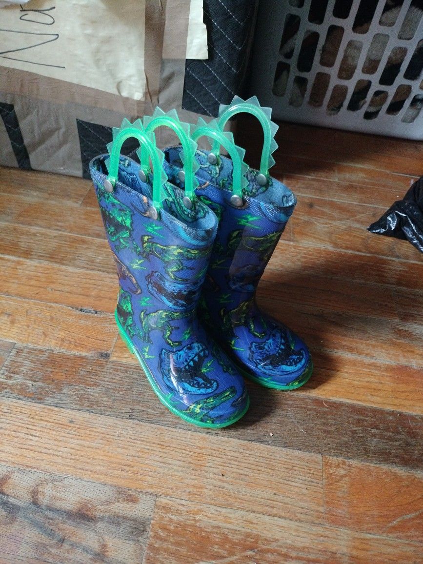 Boys Rain Boots Size 8