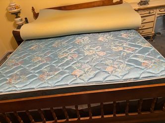Cal King Bed in La Grange