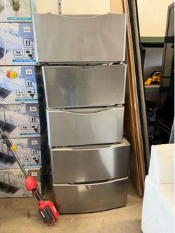 Washer dryer pedestals