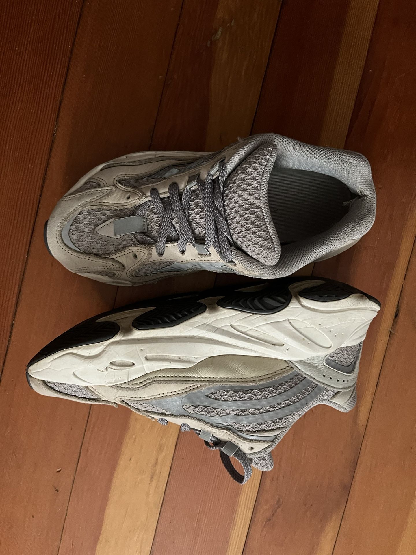 Yeezy Sneakers