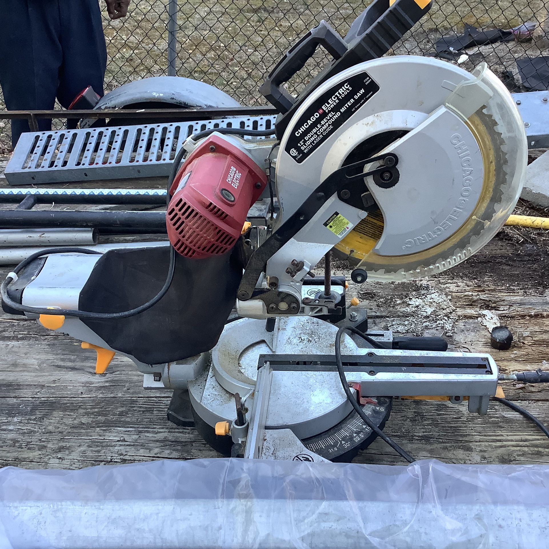 Table Saw, Chop Saw And Adjustable Stand GOOD WORKING CONDITION!