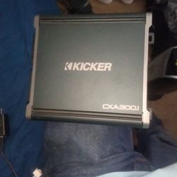 Kicker Amp