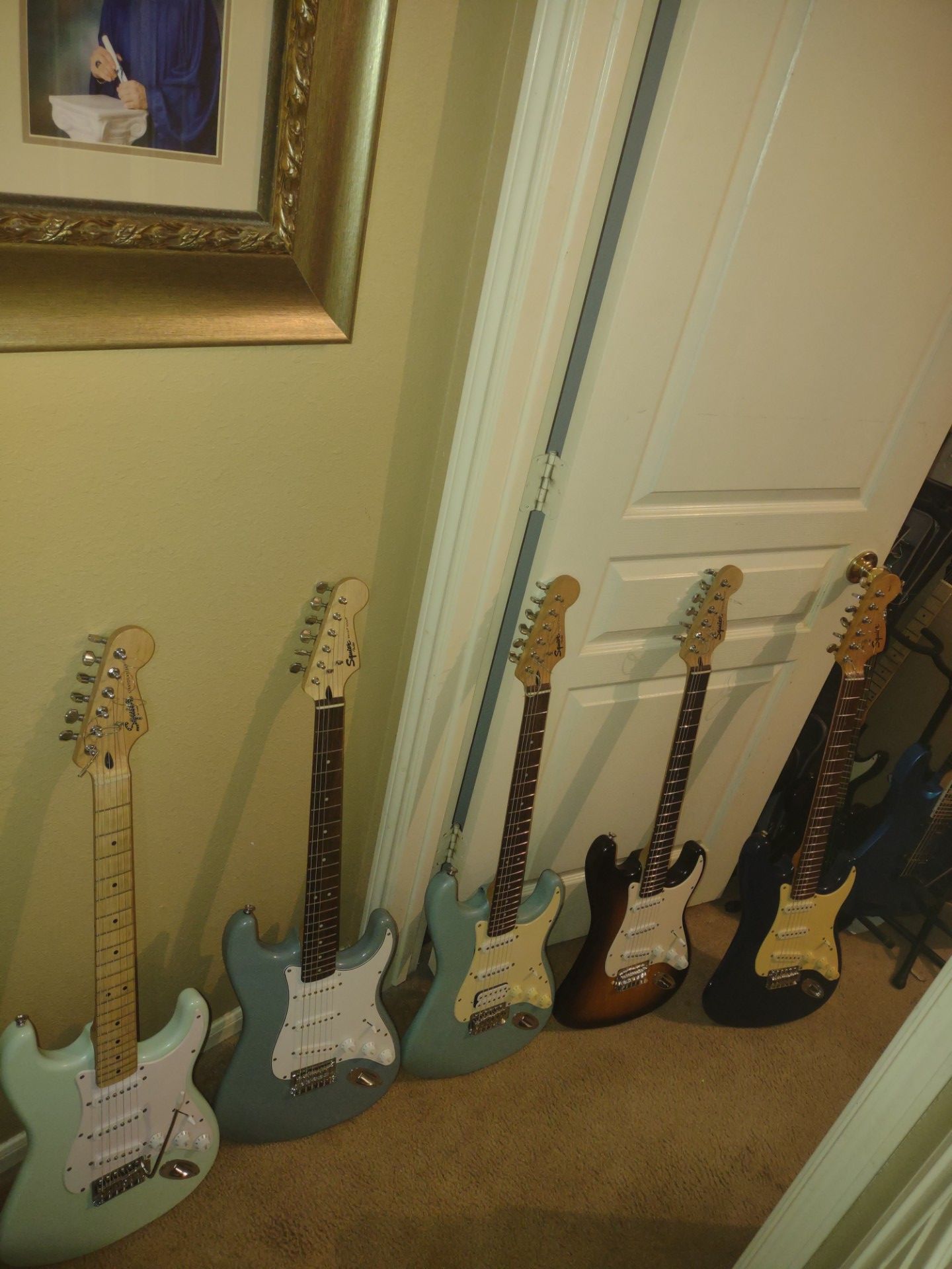 Too many SQUIER Guitars EXC* Pro-fret-level Spa perfect blue now 119!