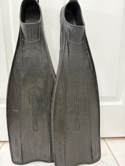 CRESSI PRO STAR FINS . SIZE 43-44 (8 1/2- 9 1/2)