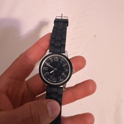  Casual Round Silver Tone Black Bezel Rubber Band Analog Watch I7