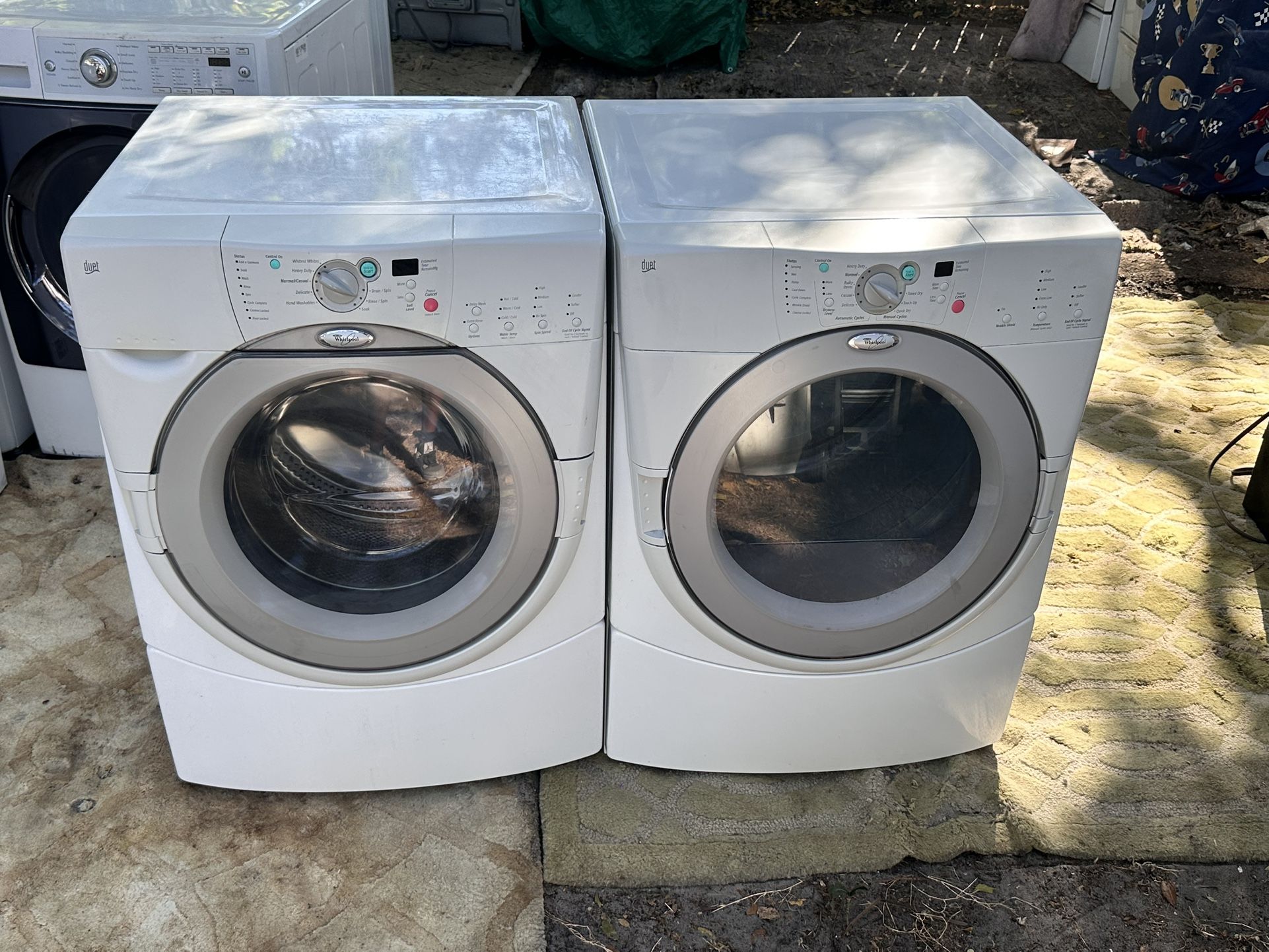 Whirlpool Front Load Washer & dryer Set 