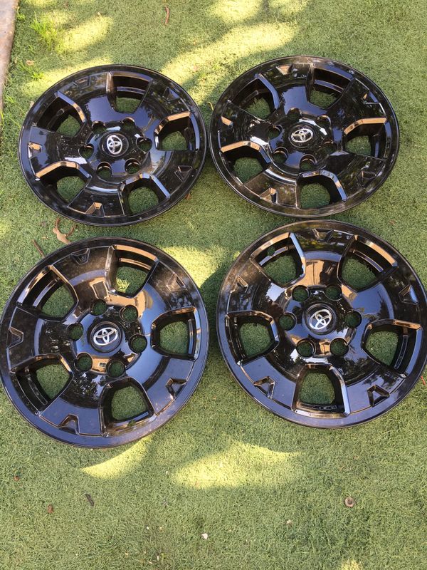 2015 Toyota hubcaps 16” for Sale in San Diego, CA OfferUp