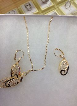 Gold plated necklace earrings