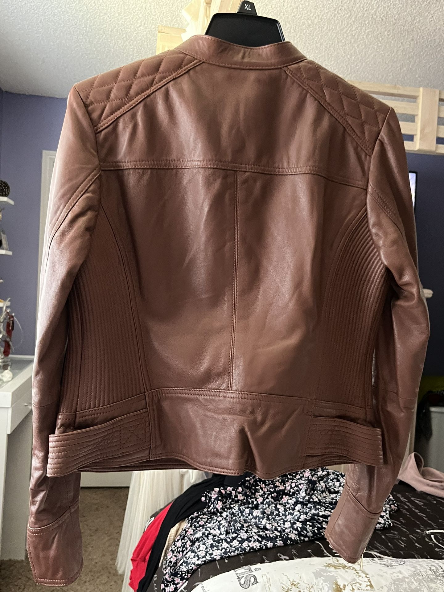 🎈NEW Large GUESS Genuino Leather ( No Label) Jacket Women’s SALE $260 🍀