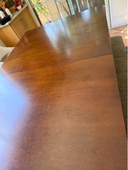 Coaster Extendable Dining Table – Seats 6–8 – FREE