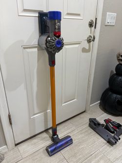 New battery! Dyson v8 cordless stick vacuum