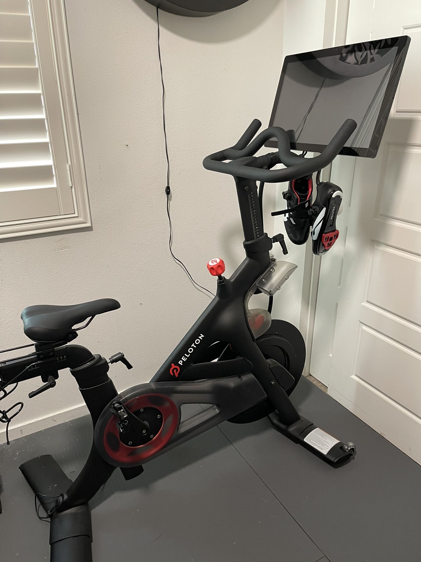 PELETON SPIN BIKE🔹WORKOUT FITNESS HOME GYM EQUIPMENT