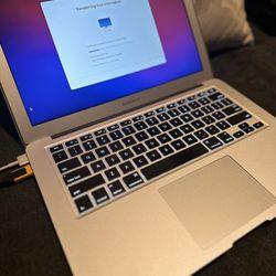 MacBook Air 13.3”  2017 Monterey