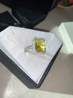 🌸🆕.925 Yellow Canary Halo Cut cz Diamond Ring - SIZE 7🆕🌸