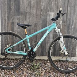 Trek Marlin 29 Inch Mountain Bike 