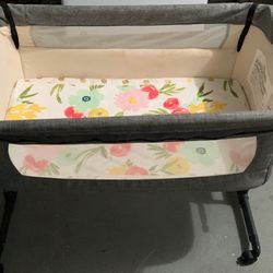 Adjustable Baby Crib 
