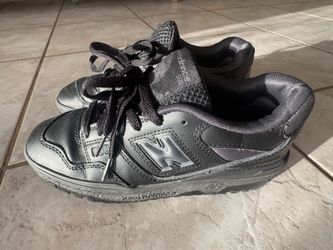 550 all black New Balance Size 8