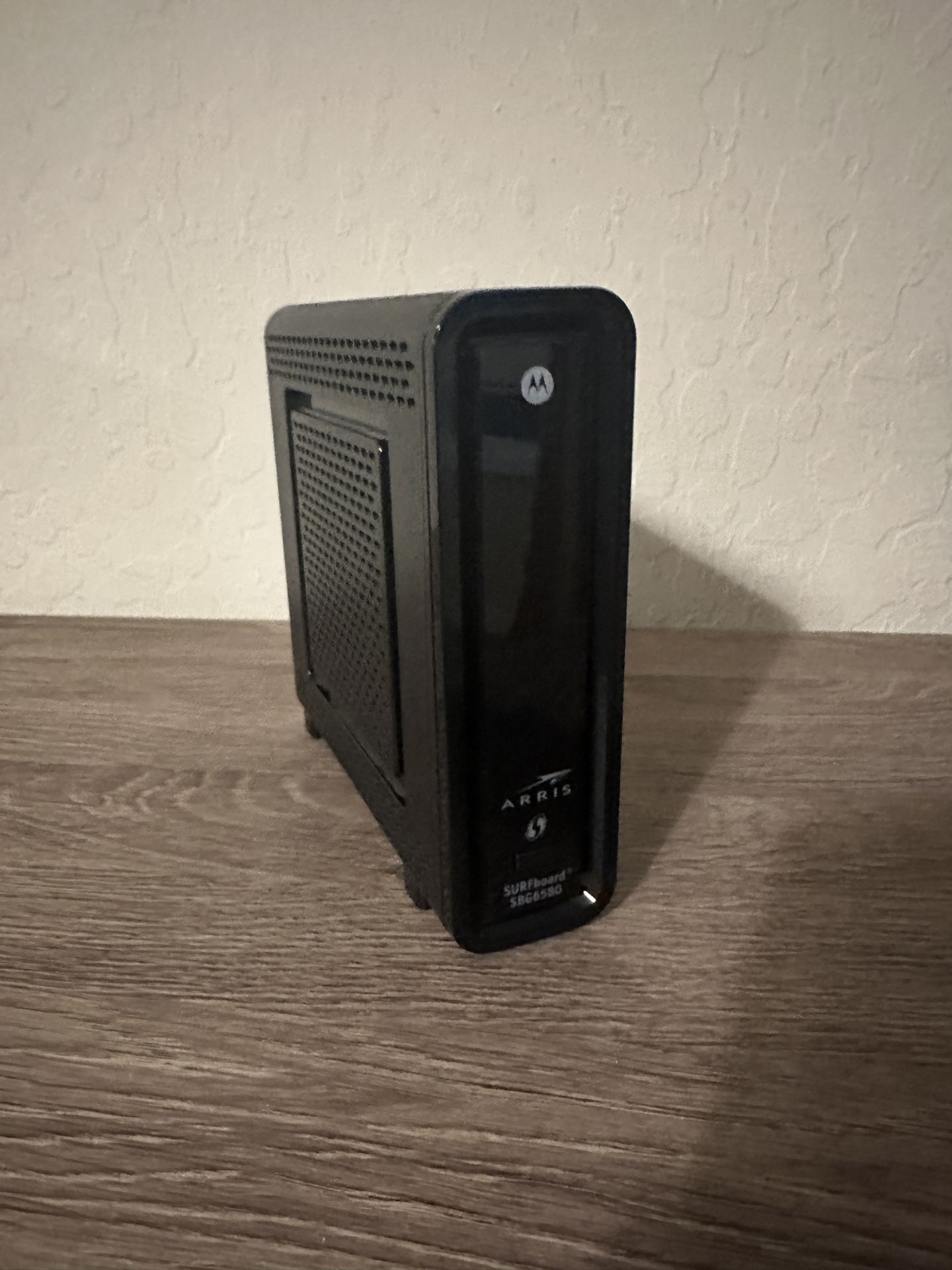 Cable Modem & Wi-Fi Router – Works Great!
