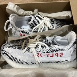 Size 5.5 - adidas Yeezy Boost 350 V2 Low Zebra