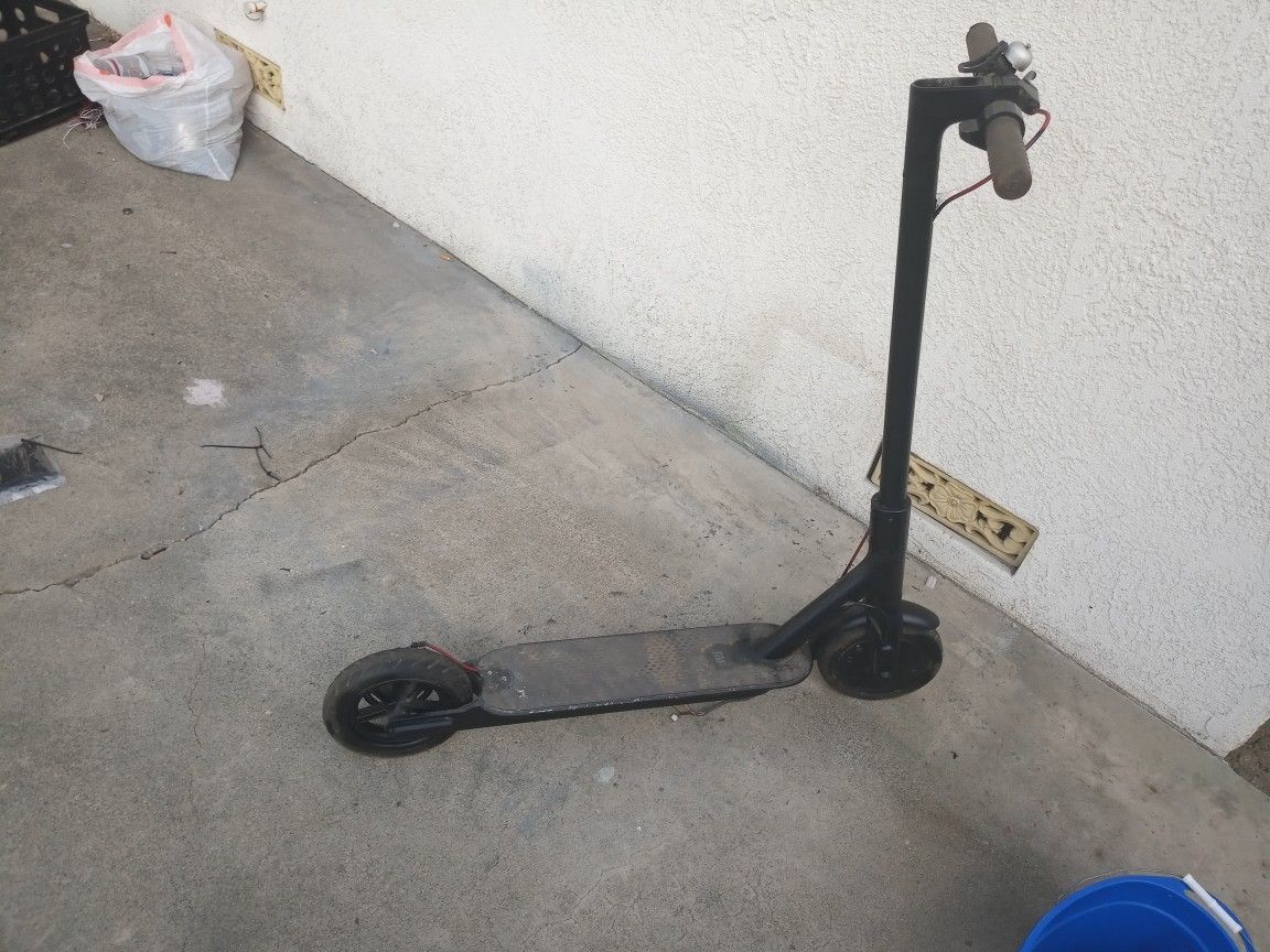 (Pick Up Only, Sold as Is) Xiaomi M365 Electric Scooter - See Description