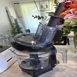 seven really Kitchen Power Tools - Food Processors Ready to Work