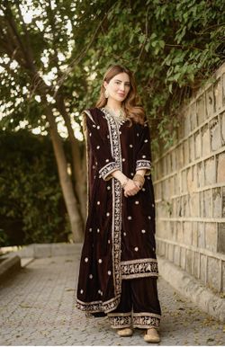New Pakistani Ready To Wear Velvet Embroidered 3 Piece Suit - Dark Brown Man’nat