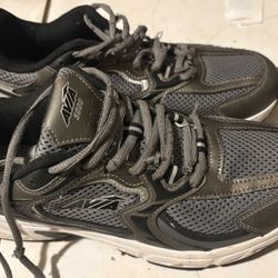 New Balance Gray Men Sneakers Size 11 