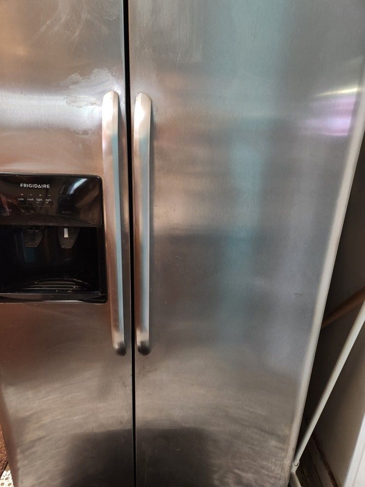 Frigidaire Side By Side