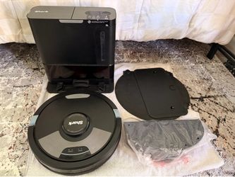 Shark Matrix Plus 2-in-1 Robot Vacuum & Mop
