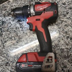 Milwaukee M18 Ɓrushless Drill 2801-20 with battery