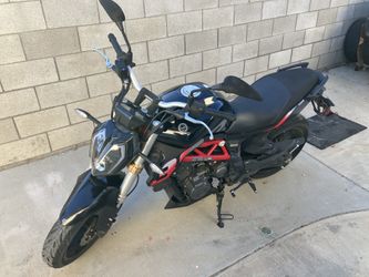 2020 Beneli 302S (Black/Red)