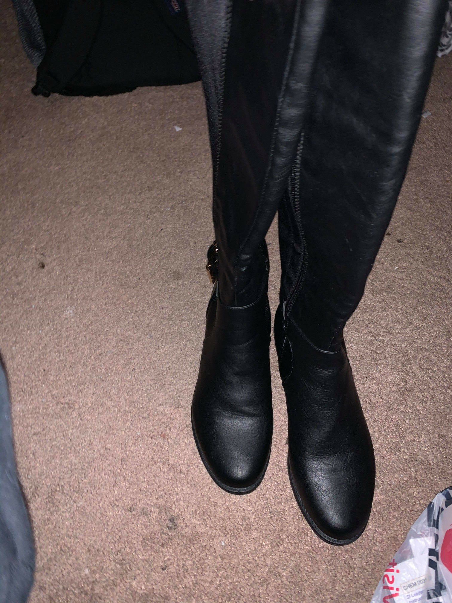 Nice Black Boots size 6