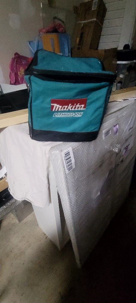 Makita Drill Set With Battery And Charger