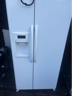 Side by side refrigerator