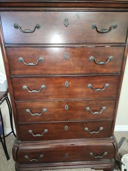 Traditional bedroom set