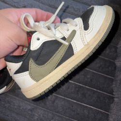 Travis Scott Jordan 1s