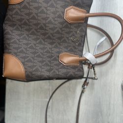 Michael Khors Crossbody Purse