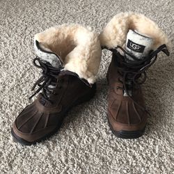 Women UGG Winter Boots Size 6