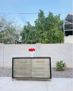 Modern dresser