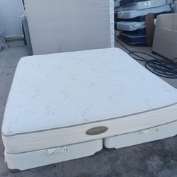 King Beautyrest Mattress And Box Spring 