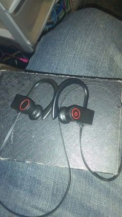 New wireless bluetooth earphones