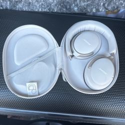 Headphones 