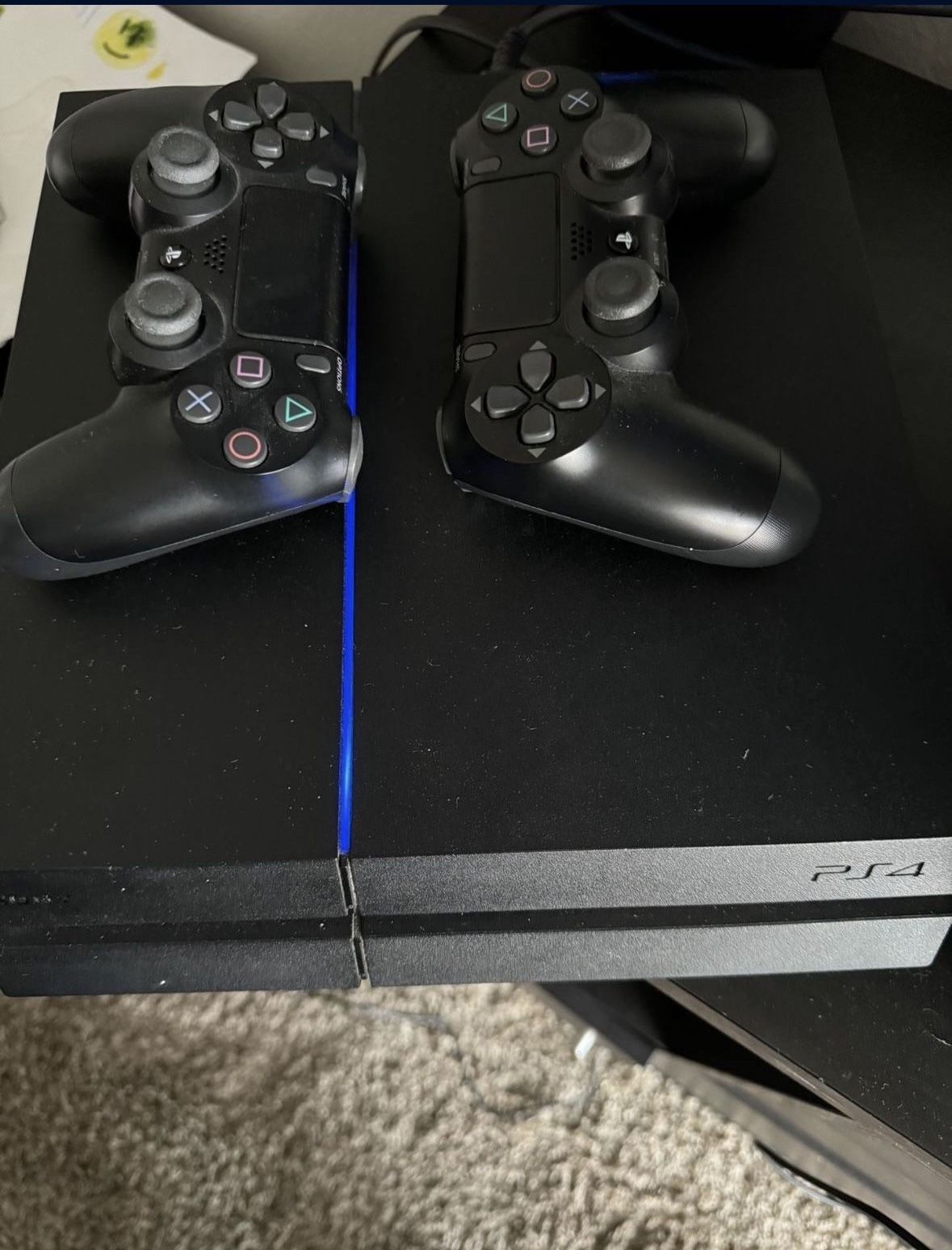 PlayStation 4 / Two DualShock Controllers