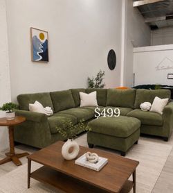 Beautiful‼️ 4-Pc Corduroy Sectional Sofa With Ottoman