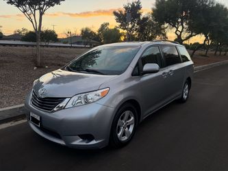2013 Toyota Sienna LE