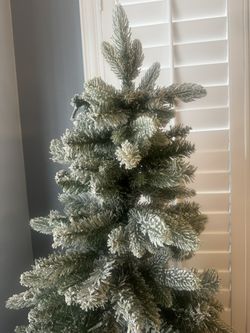 Flocked Christmas Tree 
