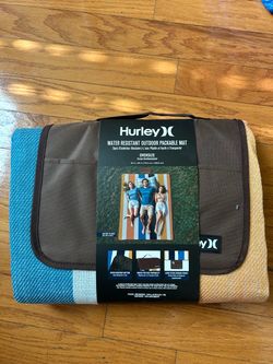 NWT Hurley water resistant Outdoor packable mat in Multicolor oversize 60x90”
