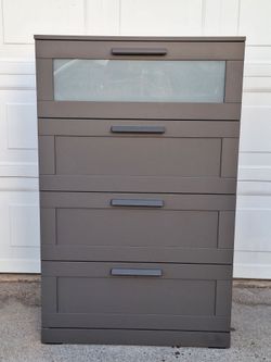 DRESSER