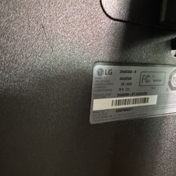 🖥️ LG 34" UltraWide Monitor – Because You Deserve a Panoramic View of Your Spreadsheets