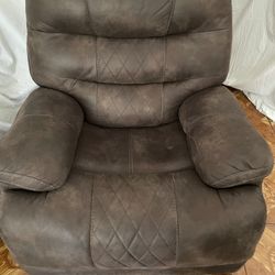 Recliner Chair & Recliner Sofa OFFERS WELCOME LIKE NEW